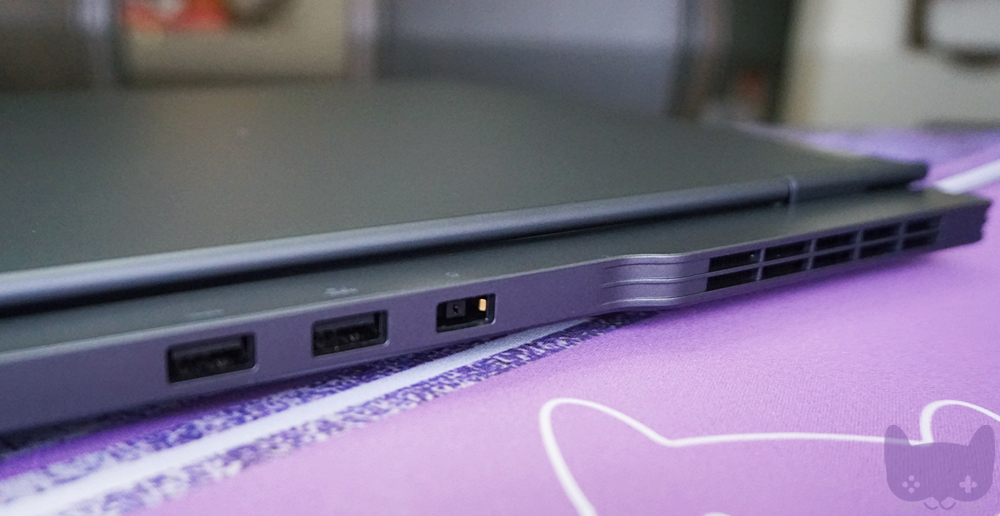 Lenovo Legion Slim 7i – Packaging & Features