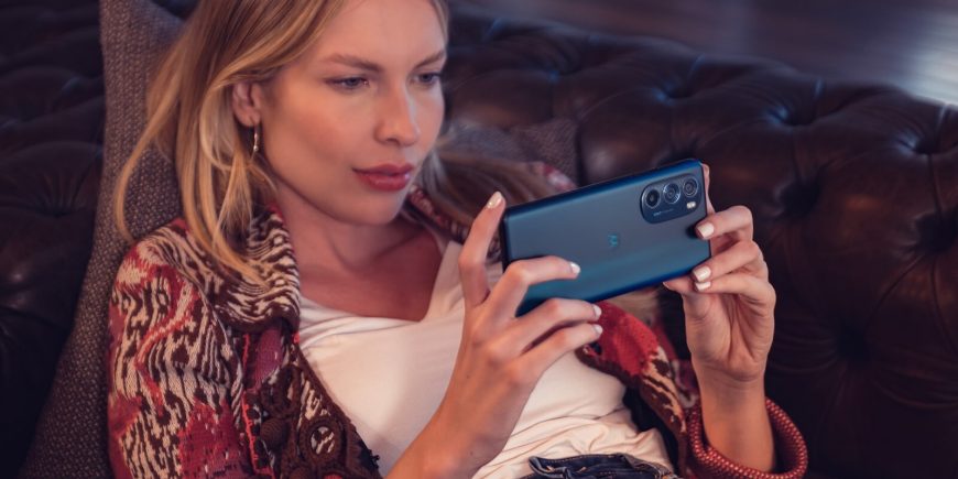 motorola edge 30 pro price