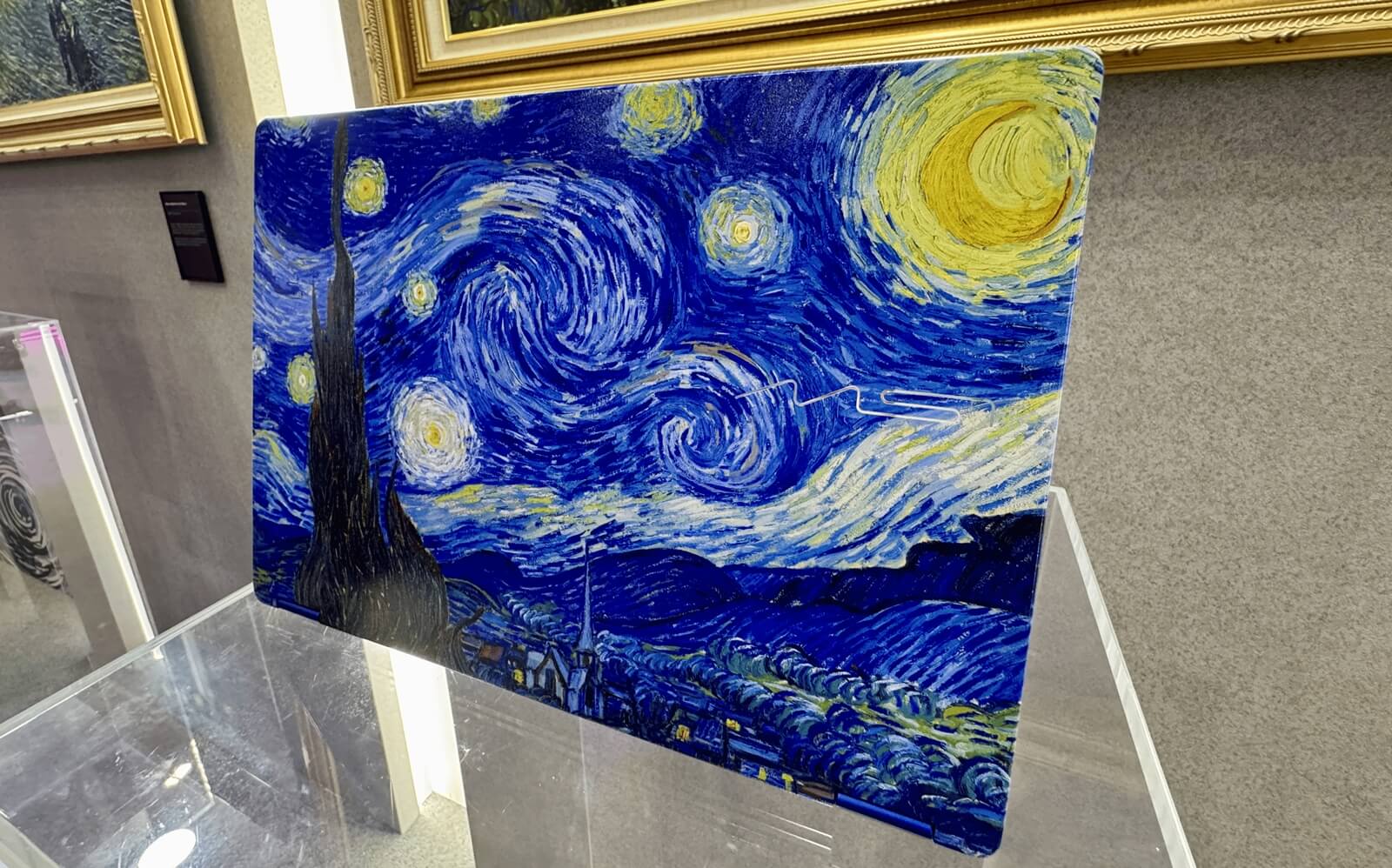 MSI Prestige 14 Flip AI+: Vincent van Gogh Edition – Showcasing the Art of Productivity